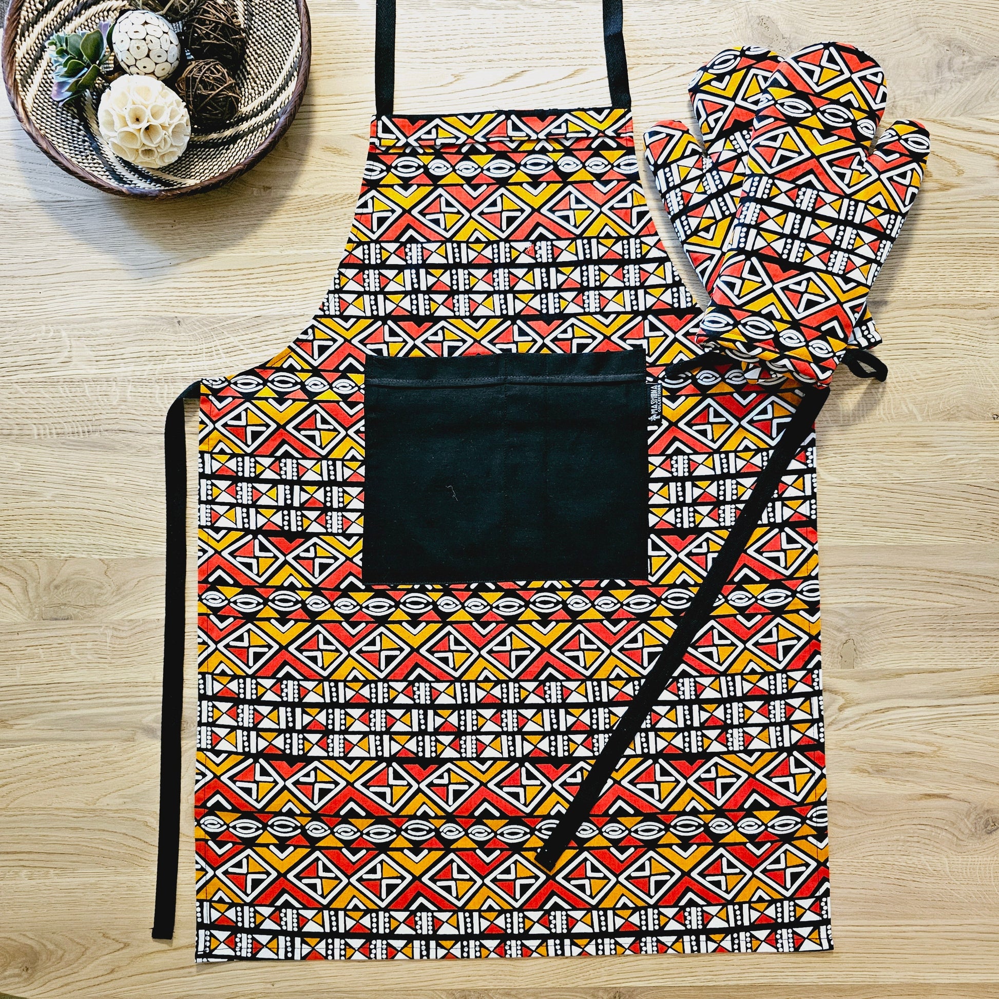 Handmade Apron and Matching Oven Gloves Set-0