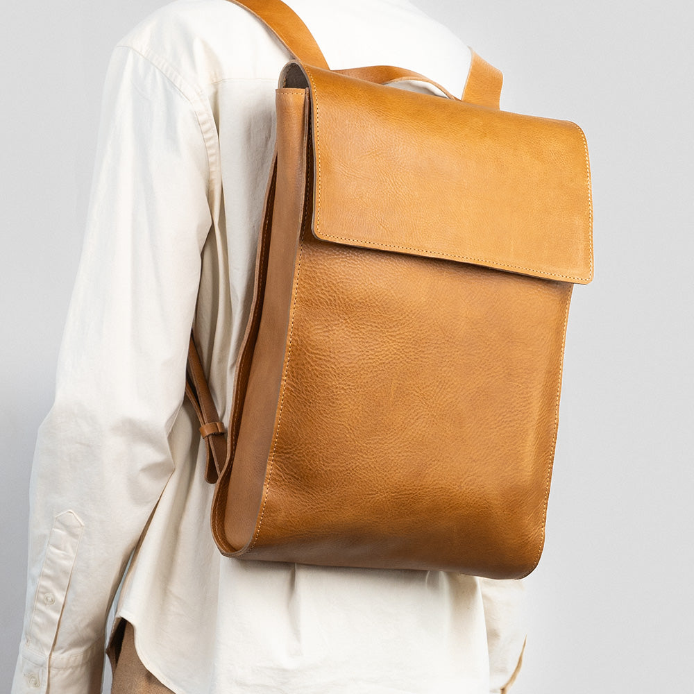 Leather laptop backpack - The Minimalist (Camel)-0