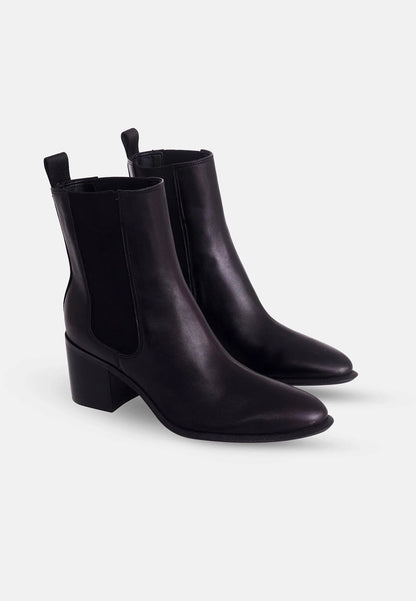 Canna Leather Chelsea Boots